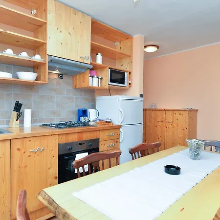 Dino 1700 Apartment